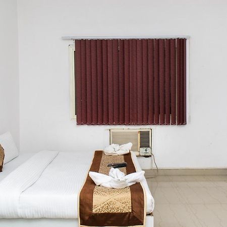 The Radiance Suites And Apartment New Delhi Exterior photo