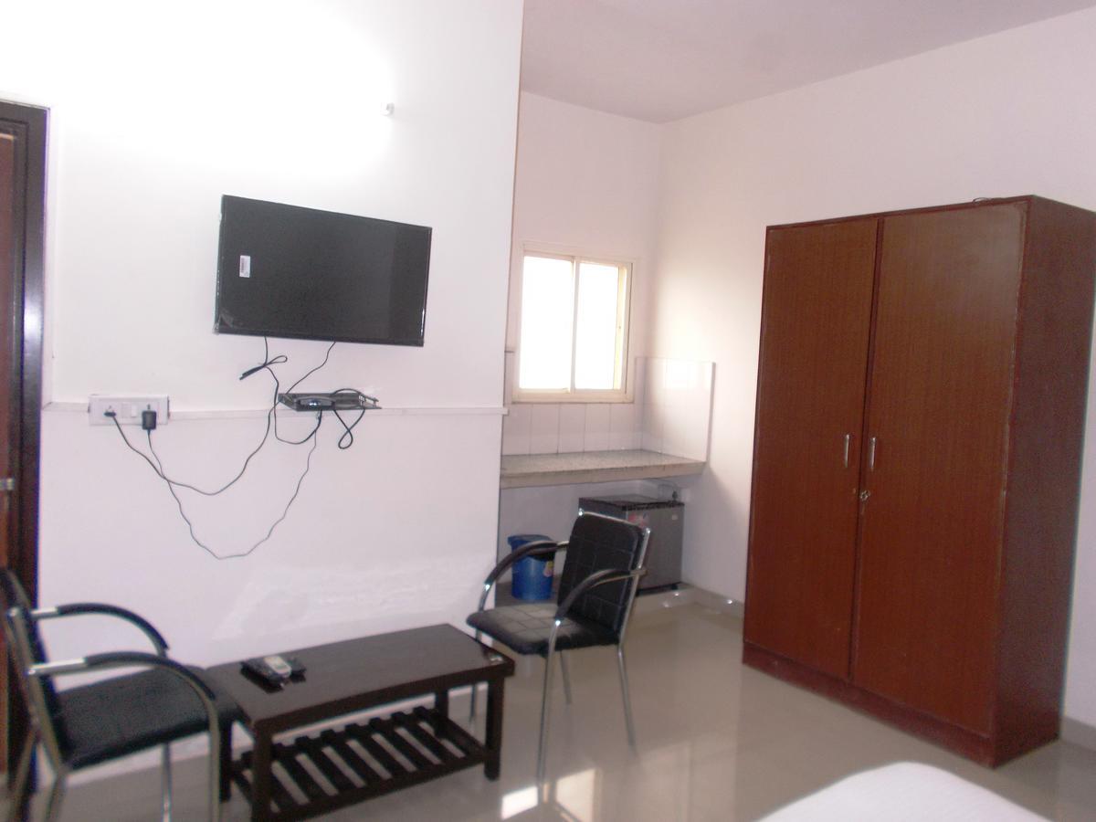 The Radiance Suites And Apartment New Delhi Exterior photo