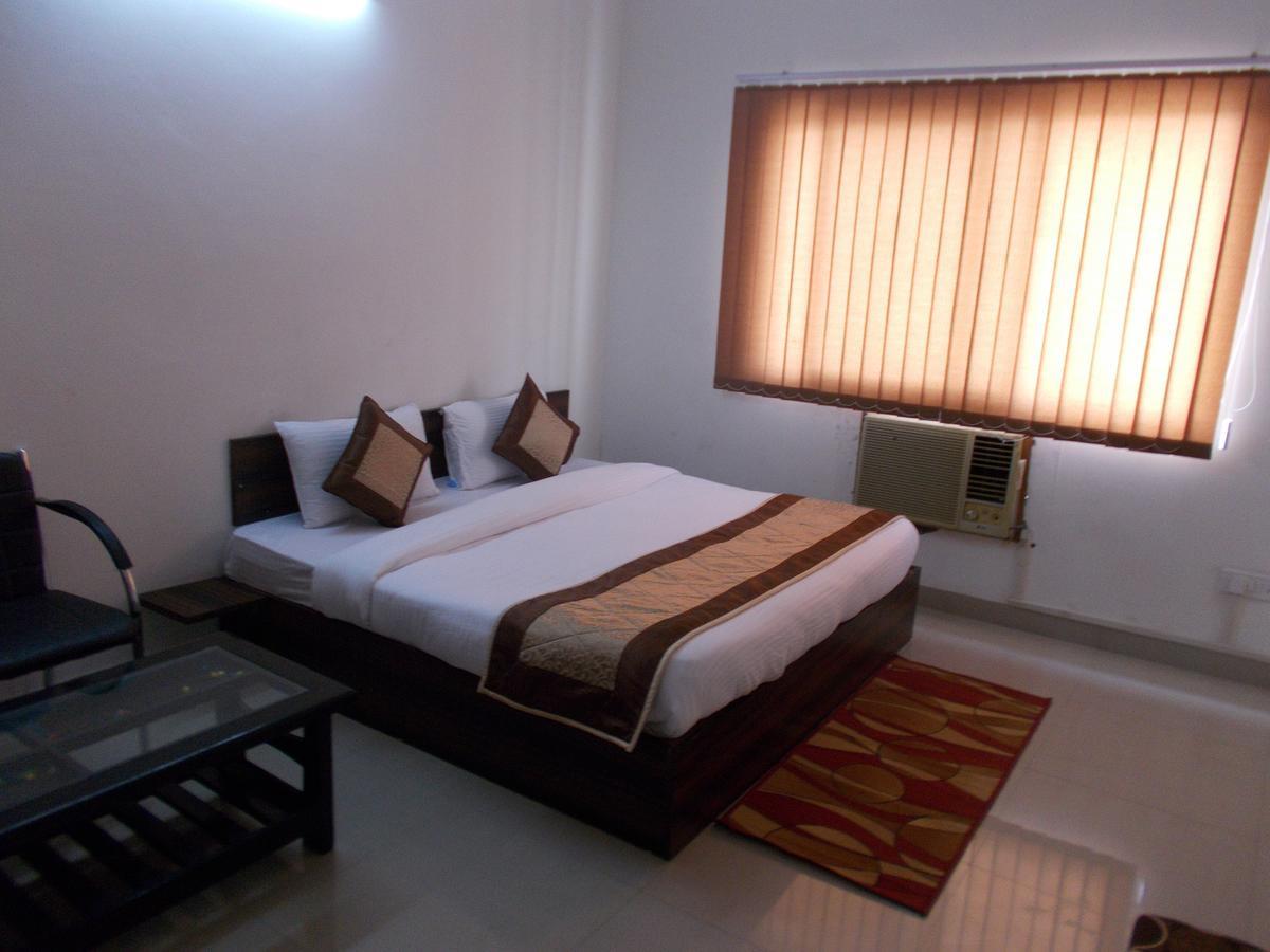 The Radiance Suites And Apartment New Delhi Exterior photo