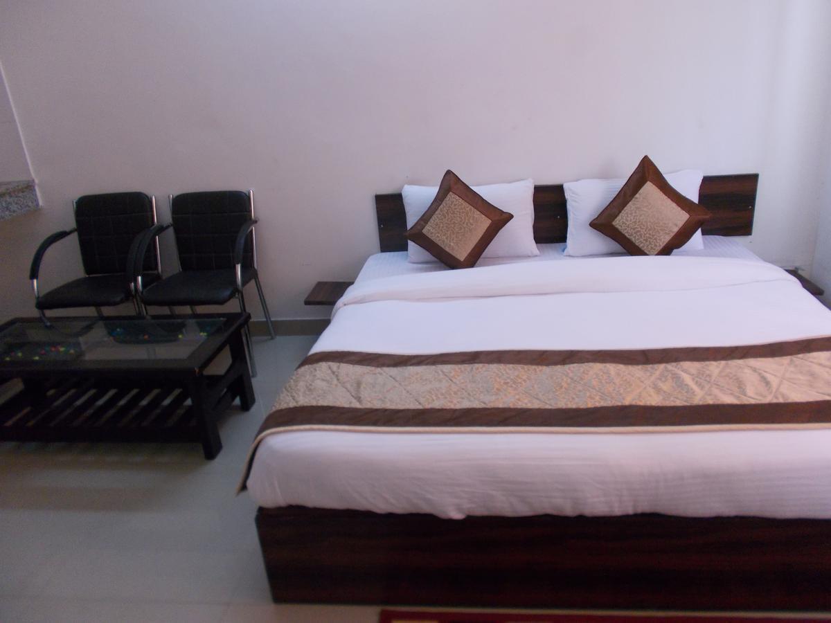 The Radiance Suites And Apartment New Delhi Exterior photo