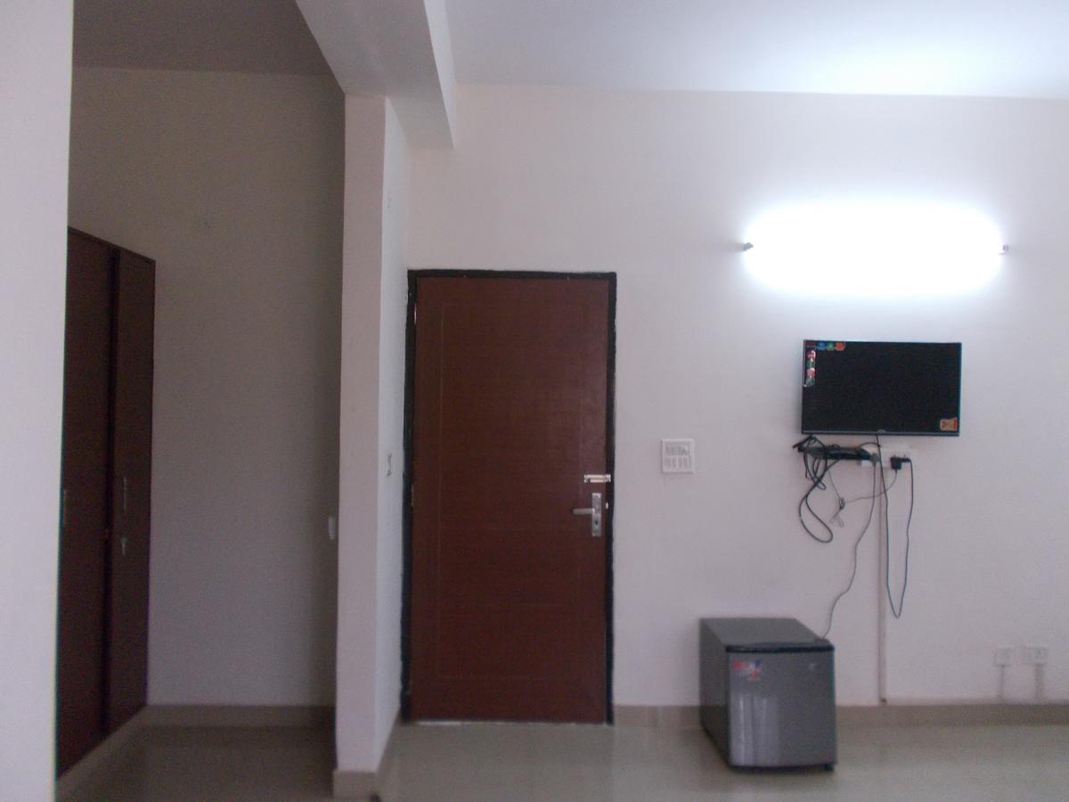 The Radiance Suites And Apartment New Delhi Exterior photo