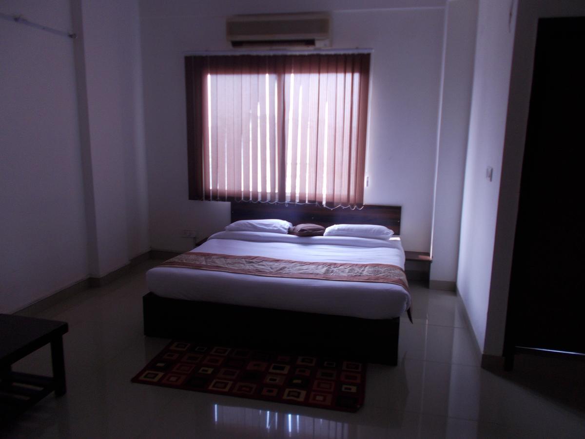 The Radiance Suites And Apartment New Delhi Exterior photo