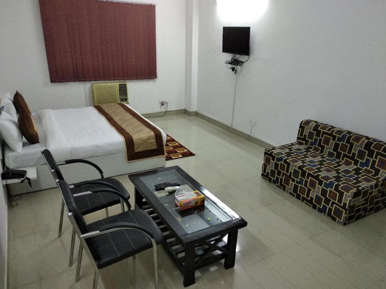 The Radiance Suites And Apartment New Delhi Exterior photo