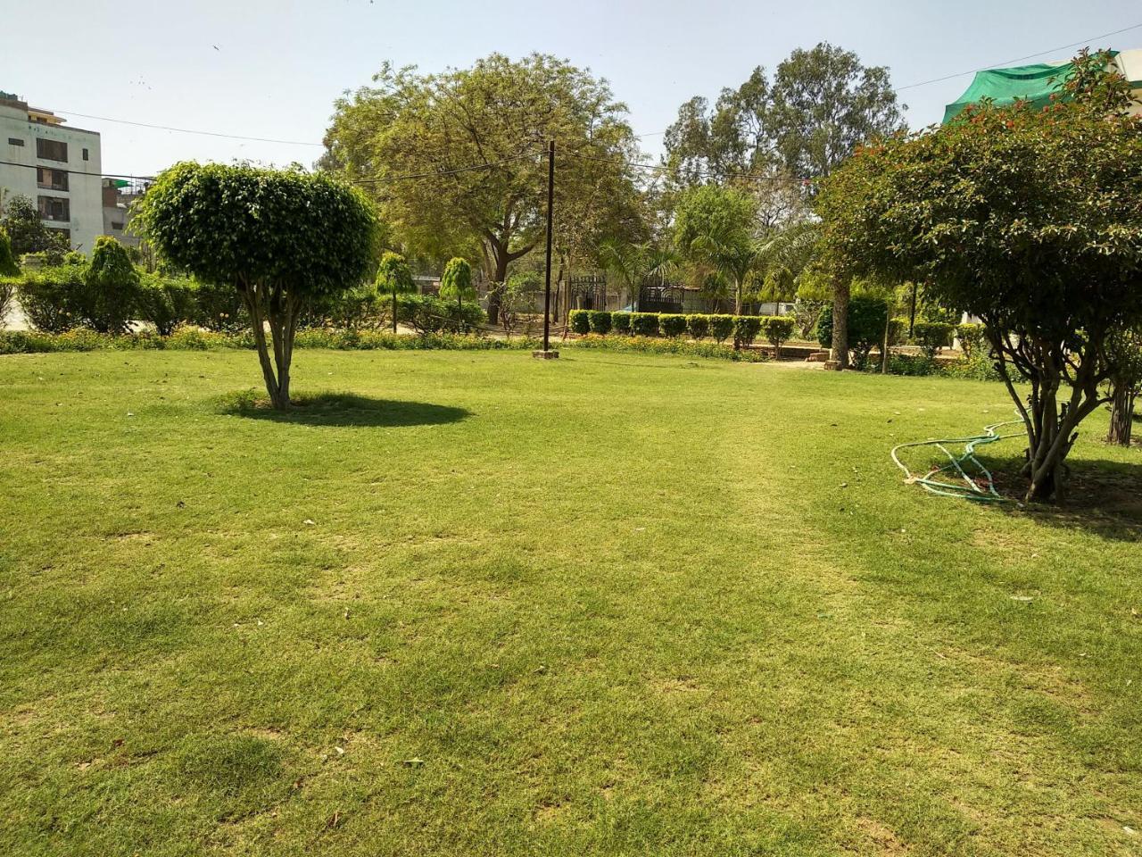 The Radiance Suites And Apartment New Delhi Exterior photo